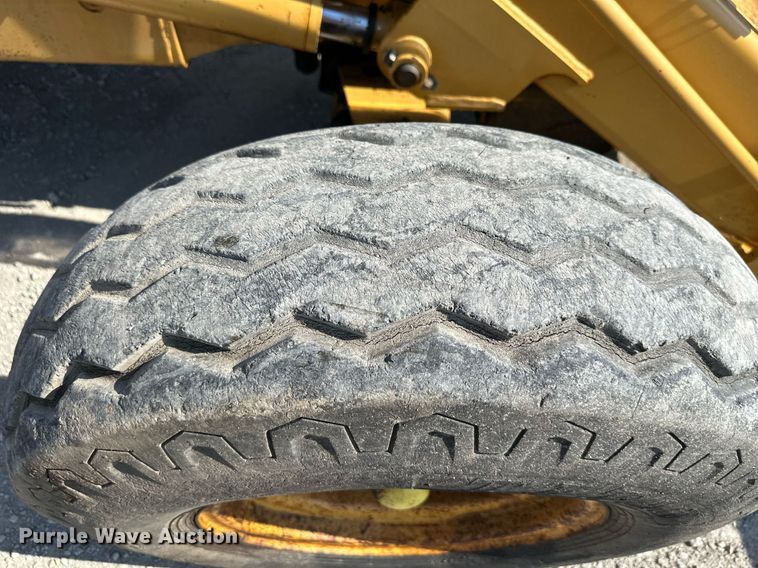 image for item DO5025 Ford 555D  backhoe