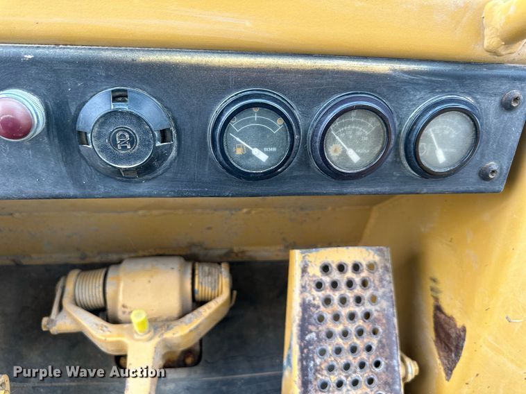 image for item DS6309 1993 Caterpillar 953B  track loader