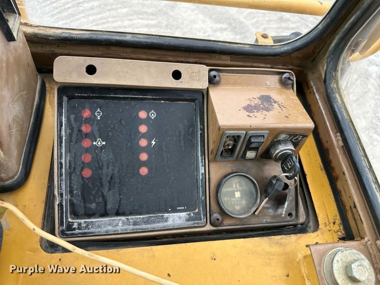 image for item DS6309 1993 Caterpillar 953B  track loader