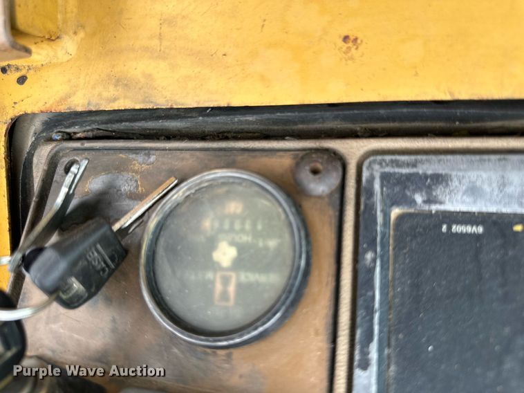 image for item DS6309 1993 Caterpillar 953B  track loader