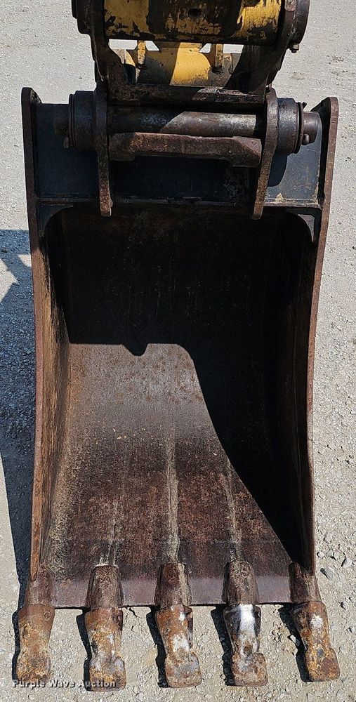 image for item DS6310 2003 Caterpillar 420D  backhoe