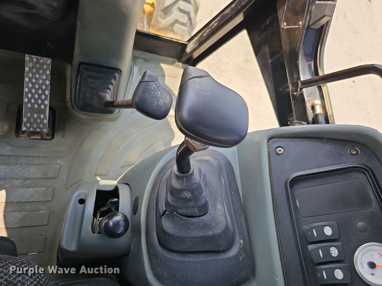 image for item DS6310 2003 Caterpillar 420D  backhoe