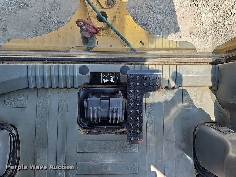 image for item DS6310 2003 Caterpillar 420D  backhoe