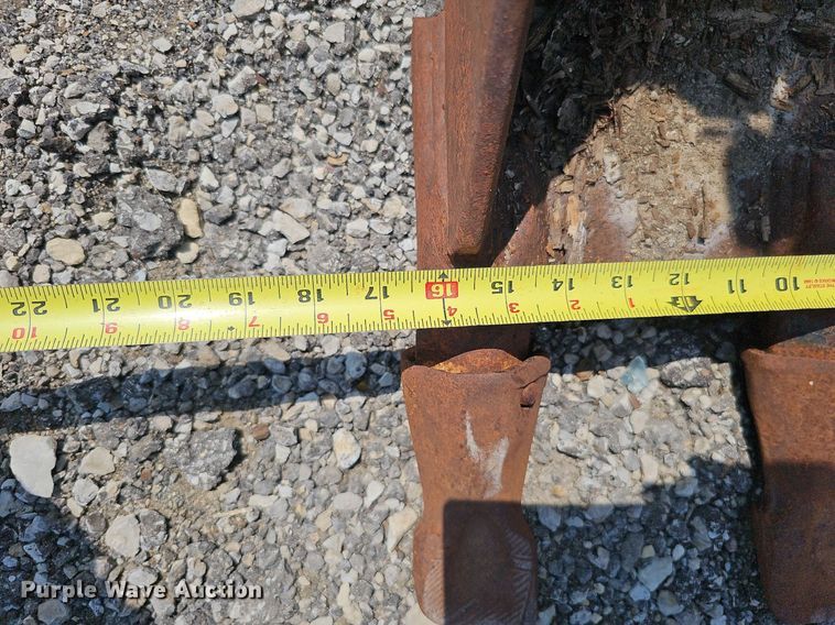 image for item DS6310 2003 Caterpillar 420D  backhoe