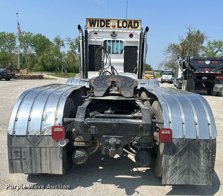 image for item DS6323 1994 Kenworth W900  semi truck