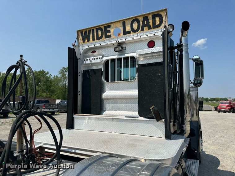 image for item DS6323 1994 Kenworth W900  semi truck