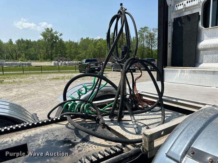 image for item DS6323 1994 Kenworth W900  semi truck