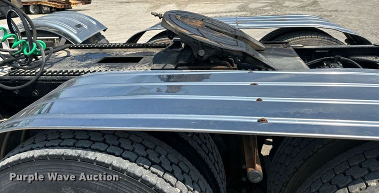 image for item DS6323 1994 Kenworth W900  semi truck