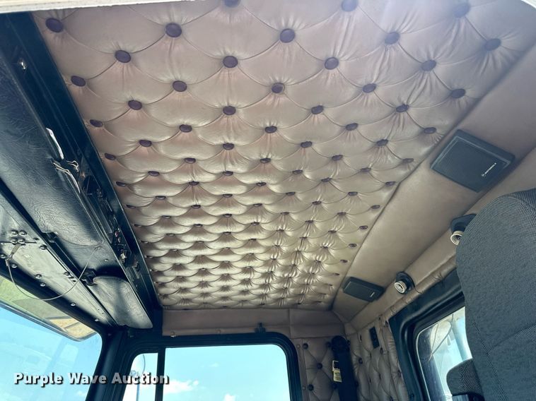 image for item DS6323 1994 Kenworth W900  semi truck