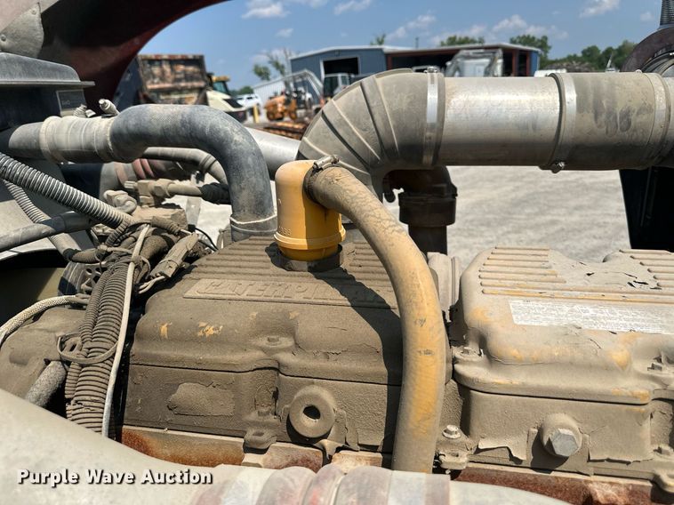 image for item DS6323 1994 Kenworth W900  semi truck