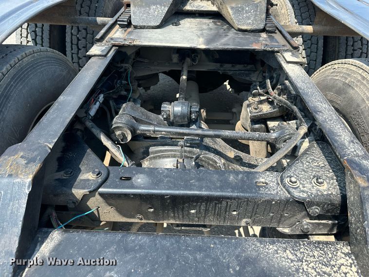 image for item DS6323 1994 Kenworth W900  semi truck