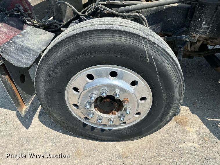 image for item DS6323 1994 Kenworth W900  semi truck