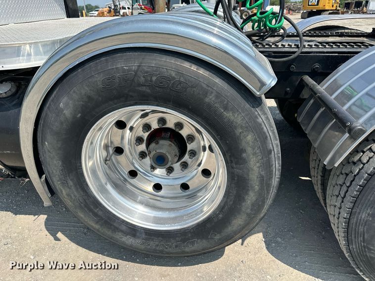 image for item DS6323 1994 Kenworth W900  semi truck