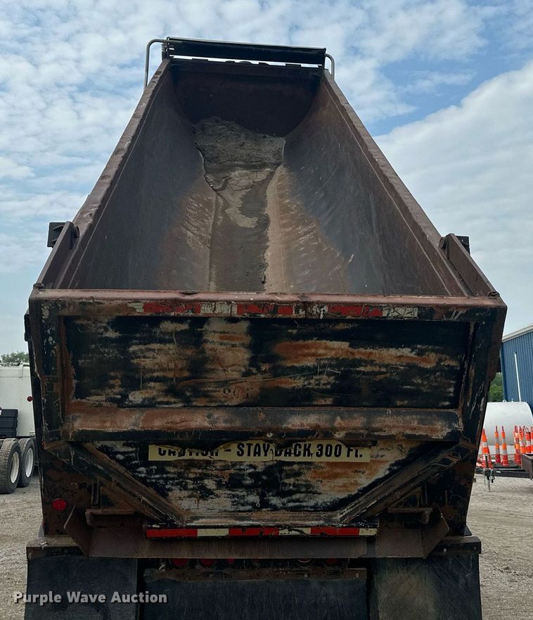 image for item DS6326 1999 Clement  end dump trailer