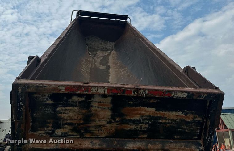 image for item DS6326 1999 Clement  end dump trailer