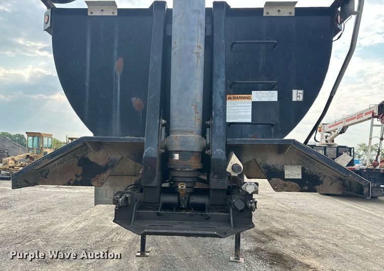image for item DS6326 1999 Clement  end dump trailer