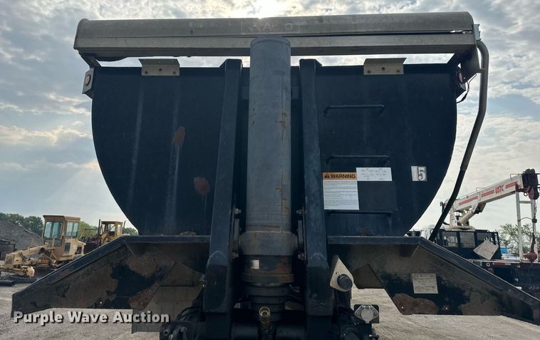 image for item DS6326 1999 Clement  end dump trailer