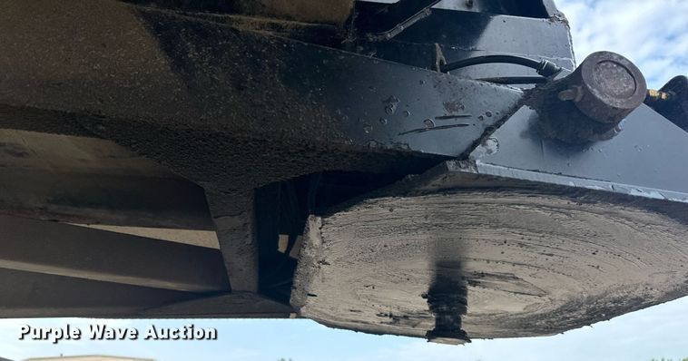 image for item DS6326 1999 Clement  end dump trailer