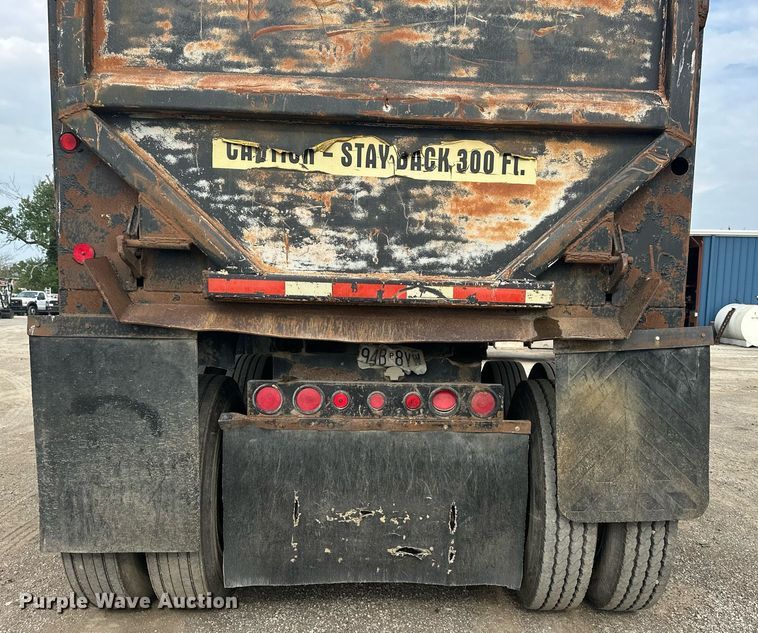 image for item DS6326 1999 Clement  end dump trailer