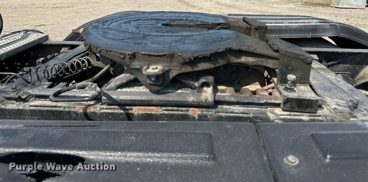 image for item DS6327 2015 Peterbilt 389  semi truck