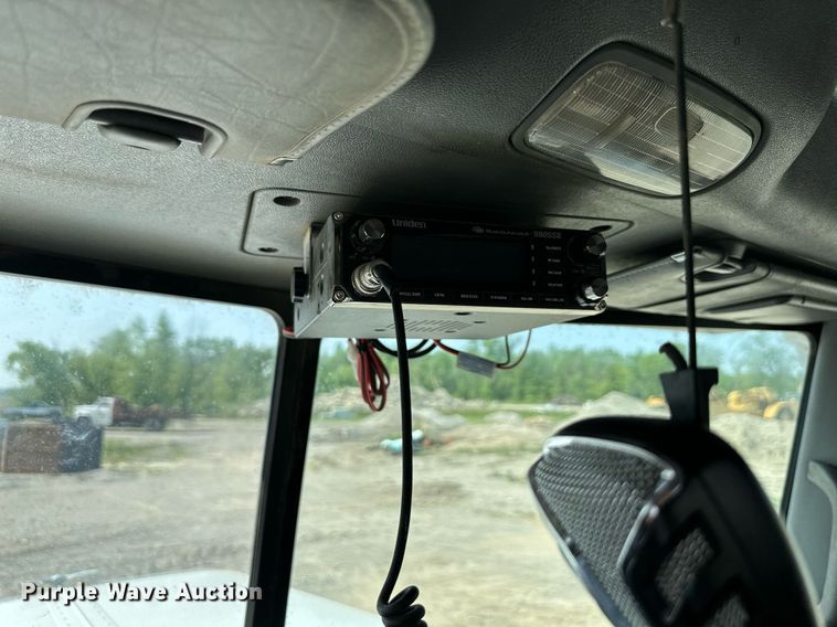 image for item DS6327 2015 Peterbilt 389  semi truck