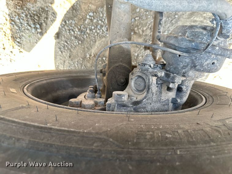 image for item DS6327 2015 Peterbilt 389  semi truck