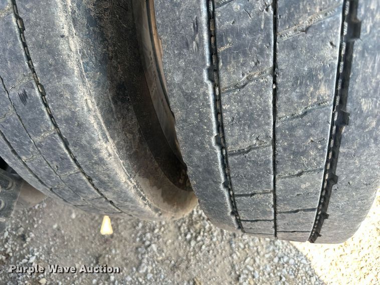 image for item DS6327 2015 Peterbilt 389  semi truck