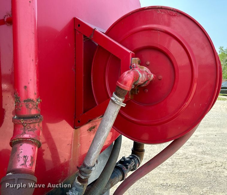 image for item DS6330 2001 International 8100  water truck