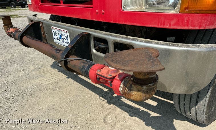 image for item DS6330 2001 International 8100  water truck