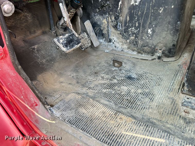 image for item DS6330 2001 International 8100  water truck