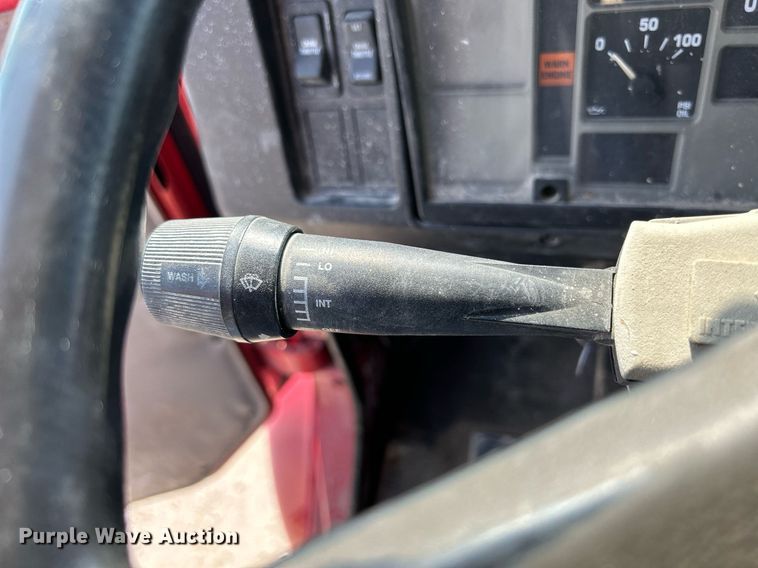 image for item DS6330 2001 International 8100  water truck