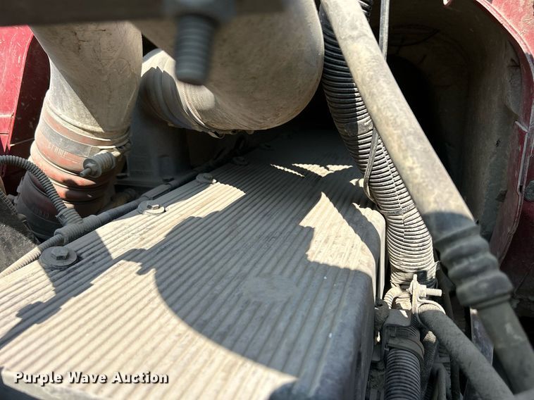 image for item DS6330 2001 International 8100  water truck