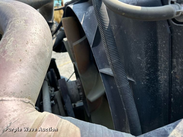 image for item DS6330 2001 International 8100  water truck