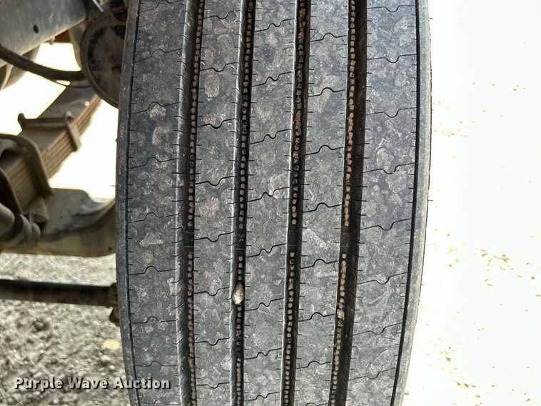 image for item DS6330 2001 International 8100  water truck