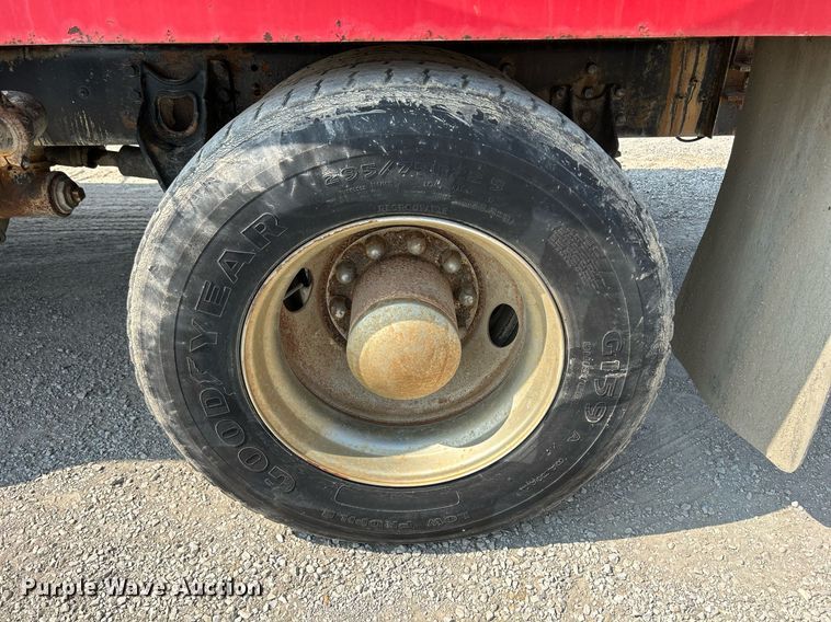 image for item DS6330 2001 International 8100  water truck