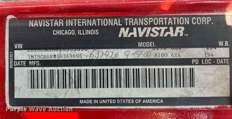 image for item DS6330 2001 International 8100  water truck