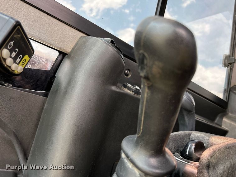 image for item DS6331 2020 Takeuchi TB290  mini excavator