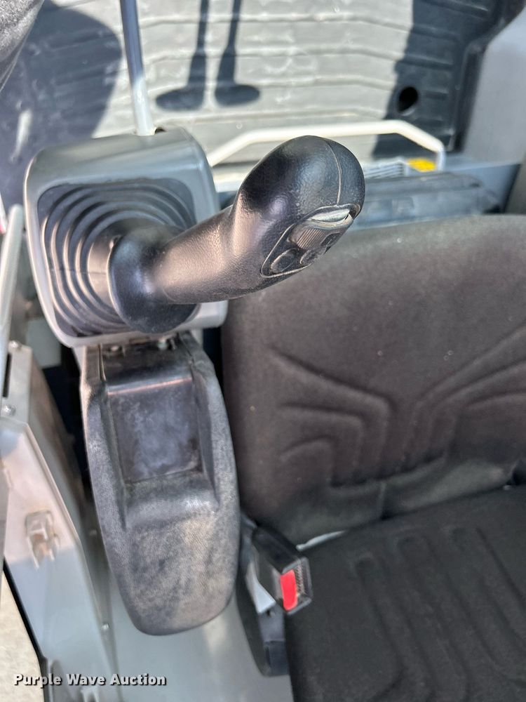 image for item DS6331 2020 Takeuchi TB290  mini excavator