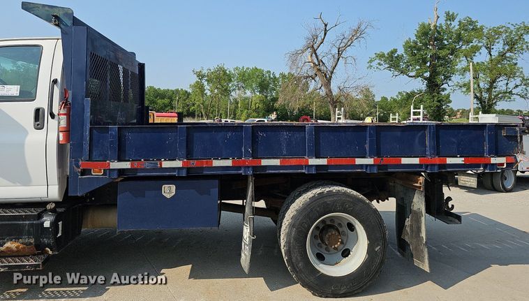 image for item DS6333 2006 GMC C7500  dump flatbed truck
