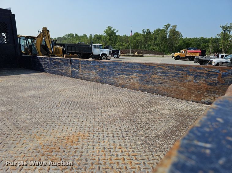 image for item DS6333 2006 GMC C7500  dump flatbed truck