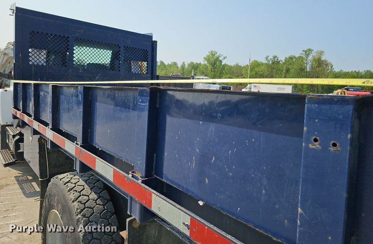 image for item DS6333 2006 GMC C7500  dump flatbed truck