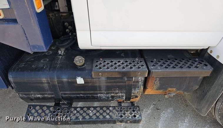 image for item DS6333 2006 GMC C7500  dump flatbed truck