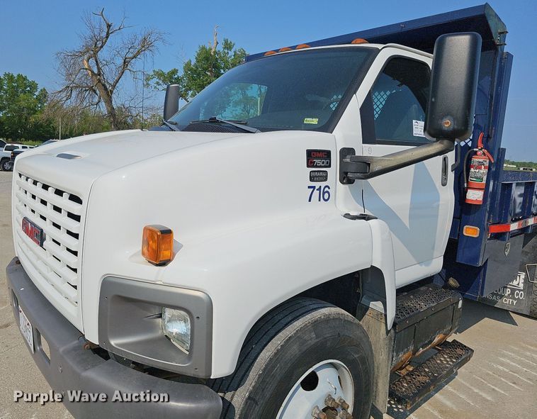 image for item DS6333 2006 GMC C7500  dump flatbed truck
