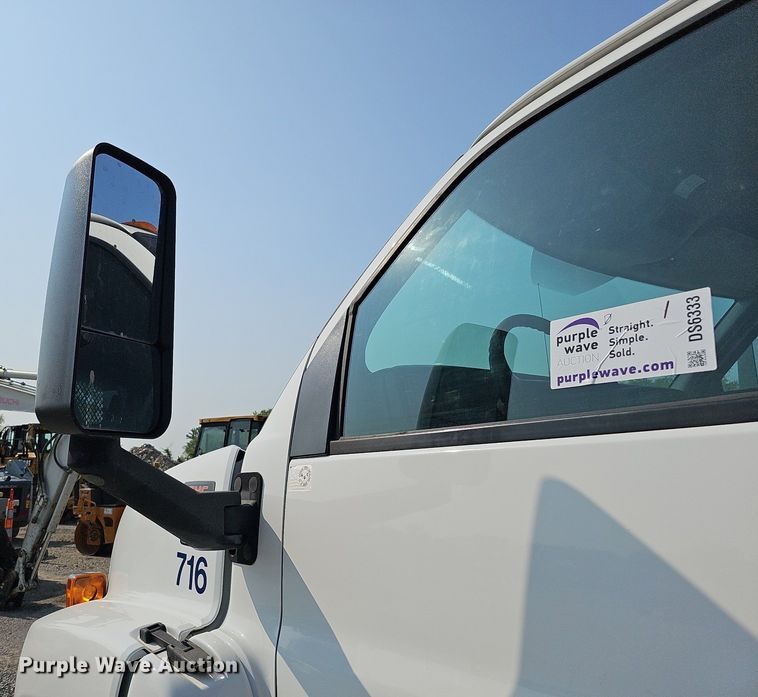 image for item DS6333 2006 GMC C7500  dump flatbed truck