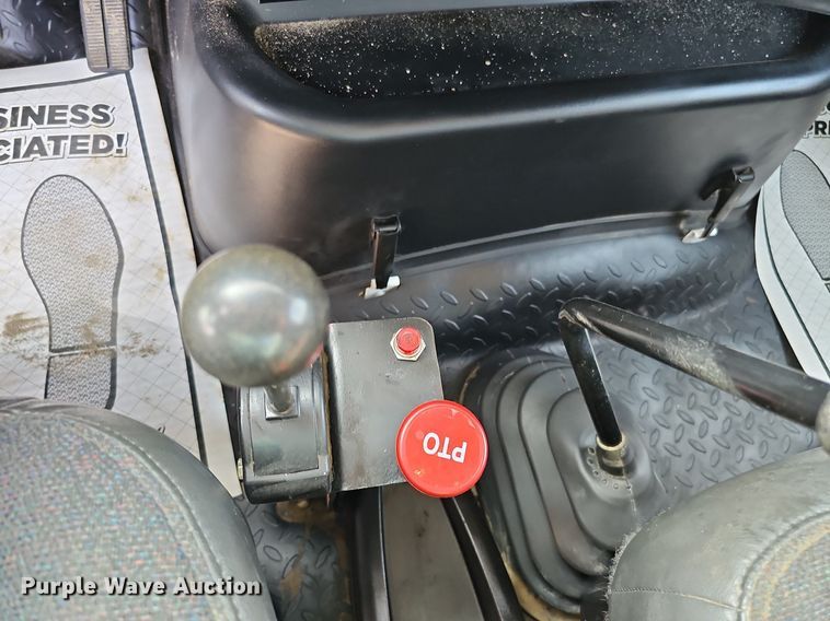 image for item DS6333 2006 GMC C7500  dump flatbed truck