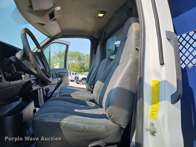 image for item DS6333 2006 GMC C7500  dump flatbed truck