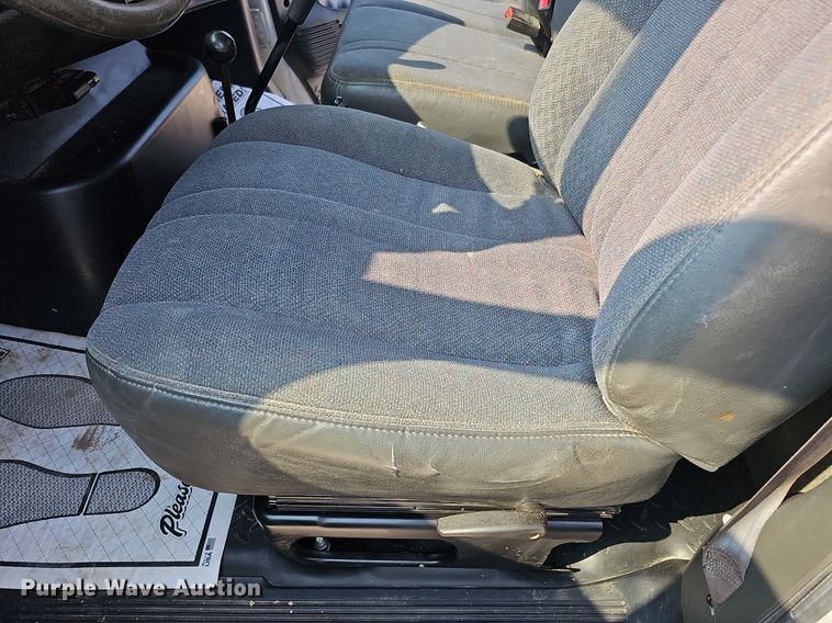 image for item DS6333 2006 GMC C7500  dump flatbed truck