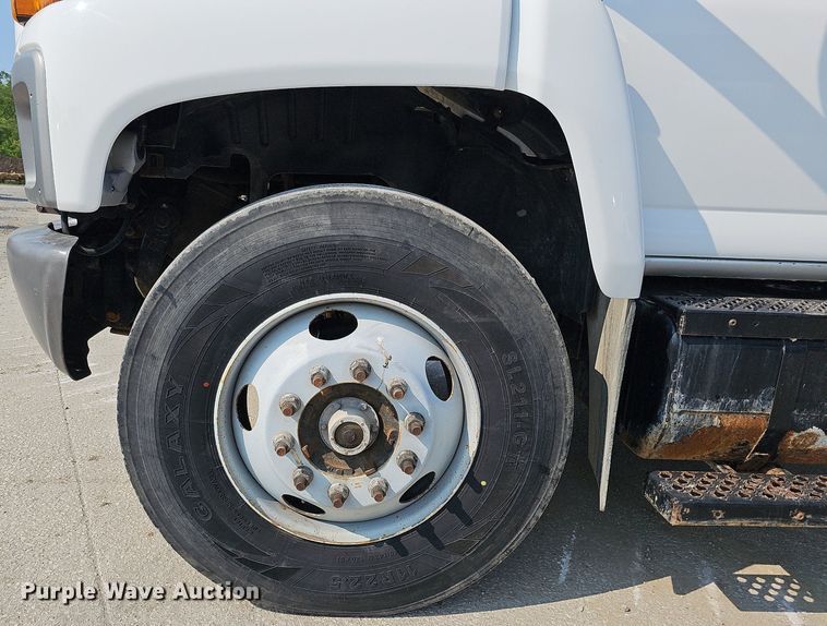 image for item DS6333 2006 GMC C7500  dump flatbed truck