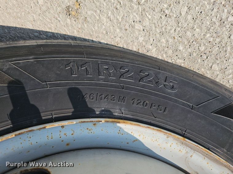 image for item DS6333 2006 GMC C7500  dump flatbed truck