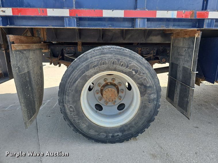 image for item DS6333 2006 GMC C7500  dump flatbed truck